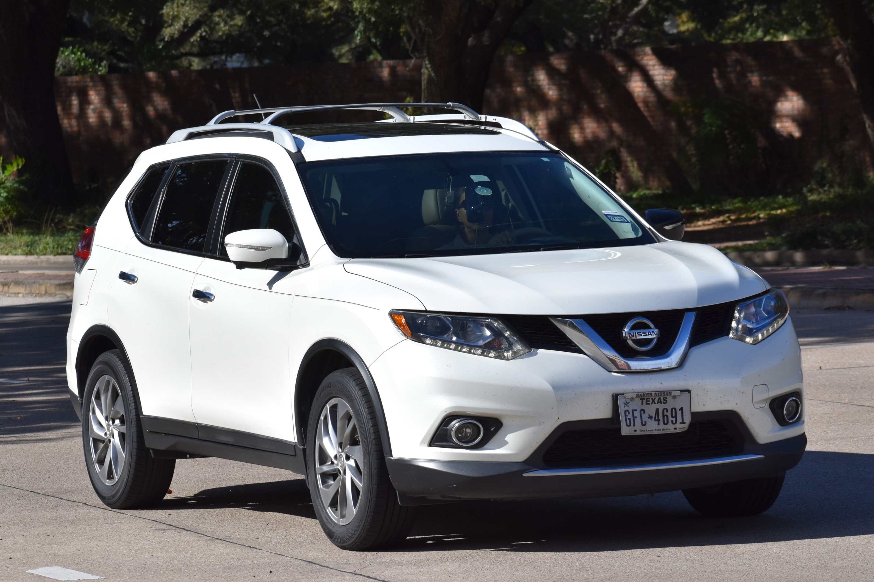 Used Nissan auto parts hero image